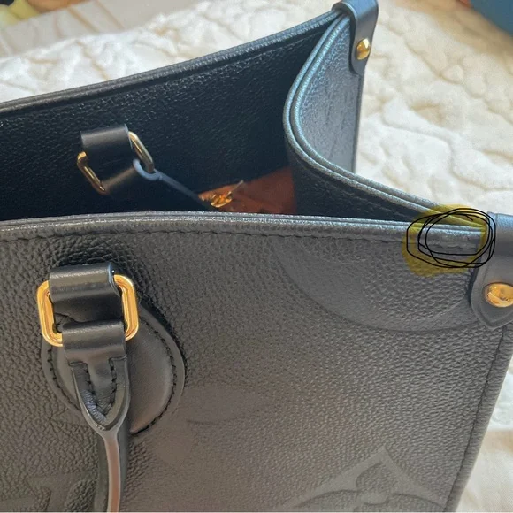 Louis Vuitton Black Monogram ONTHEGO MM Tote - Picture 14 of 16